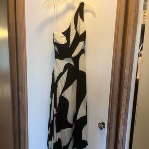 Nicole Miller Black and White One Shoulder Dress Size 4